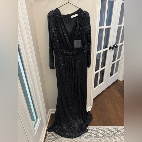 NWT MAC DUGGAL Black Sequined Long Sleeve Gown - Picture 4 of 12